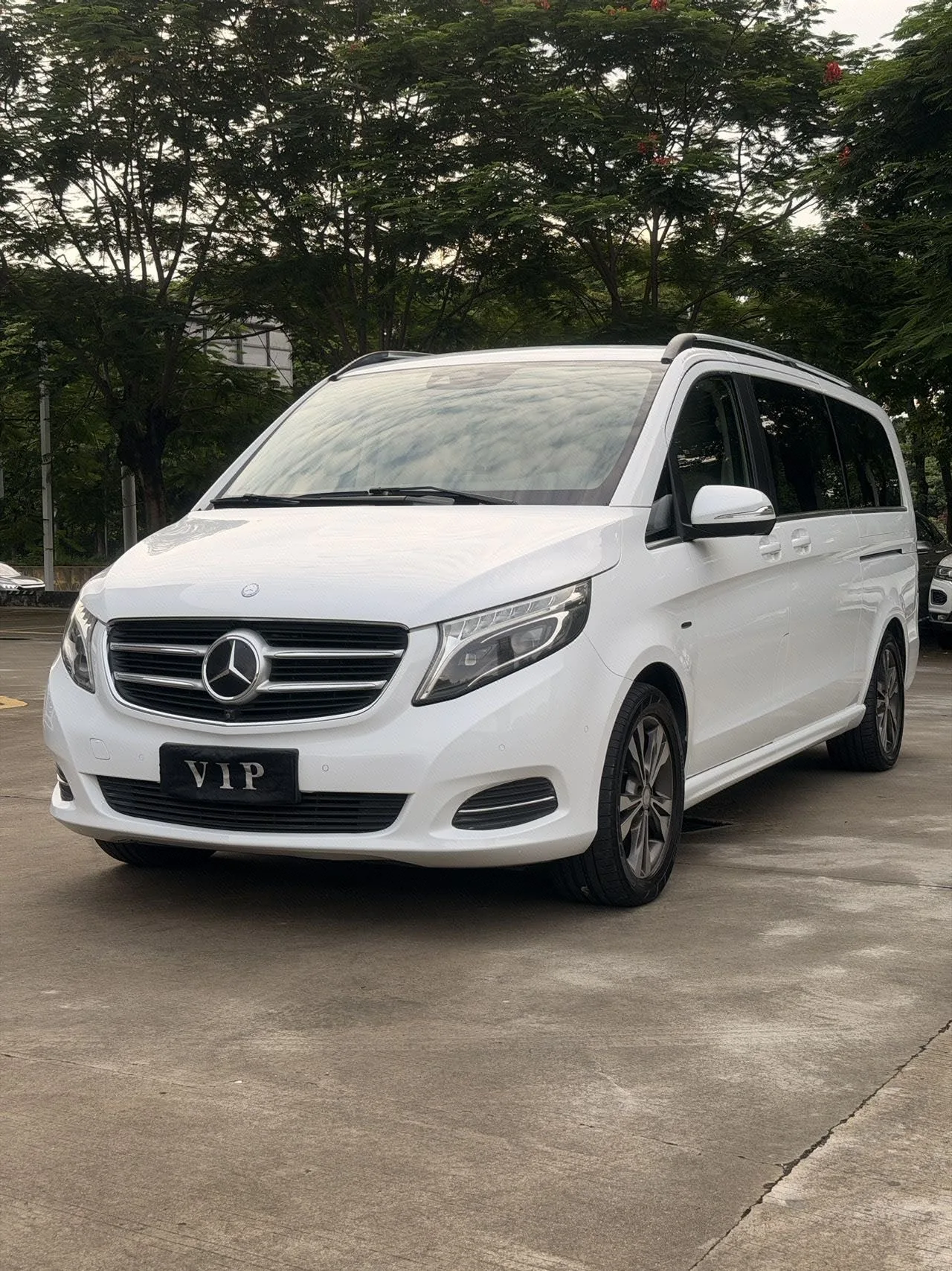 2017 Mercedes-Benz V-Class V 260 L Premium Long Wheelbase