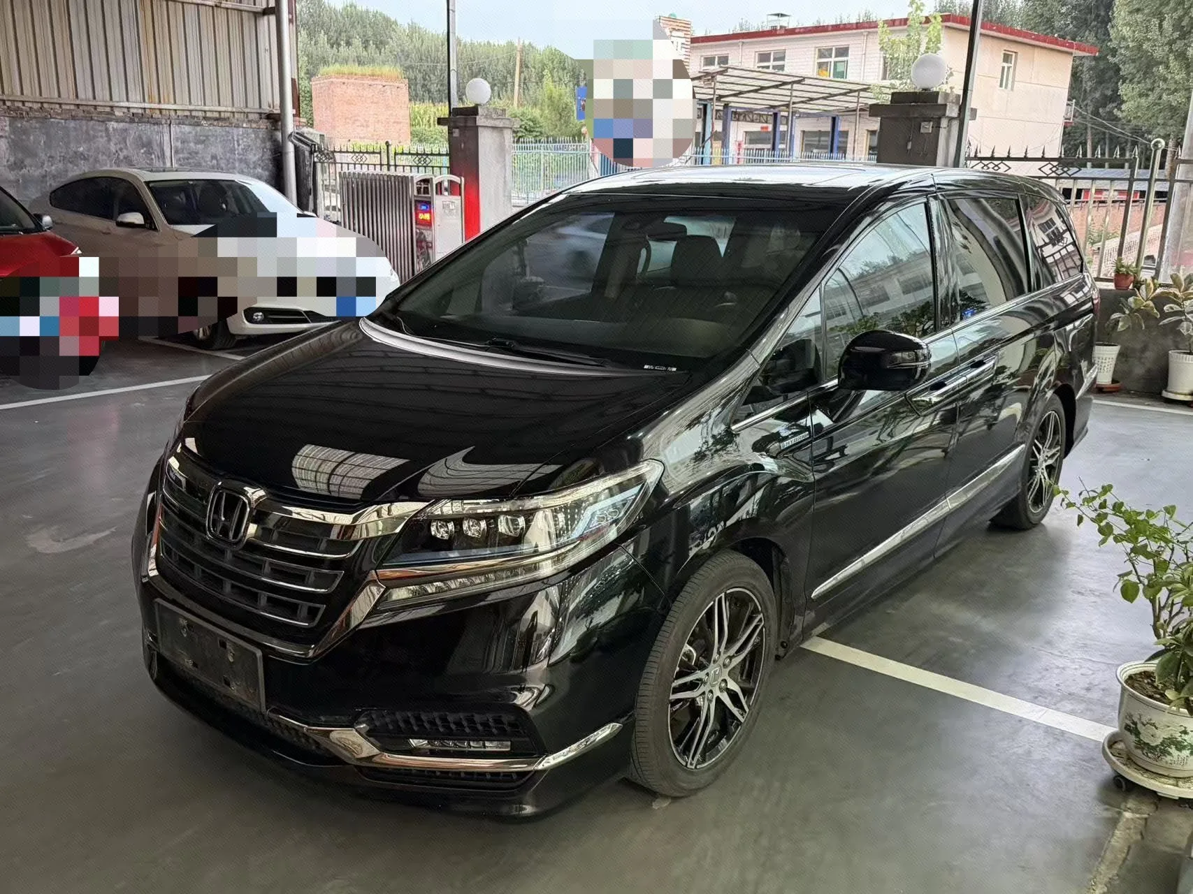 Elysion 2019 2.0L Hybrid Luxury Edition