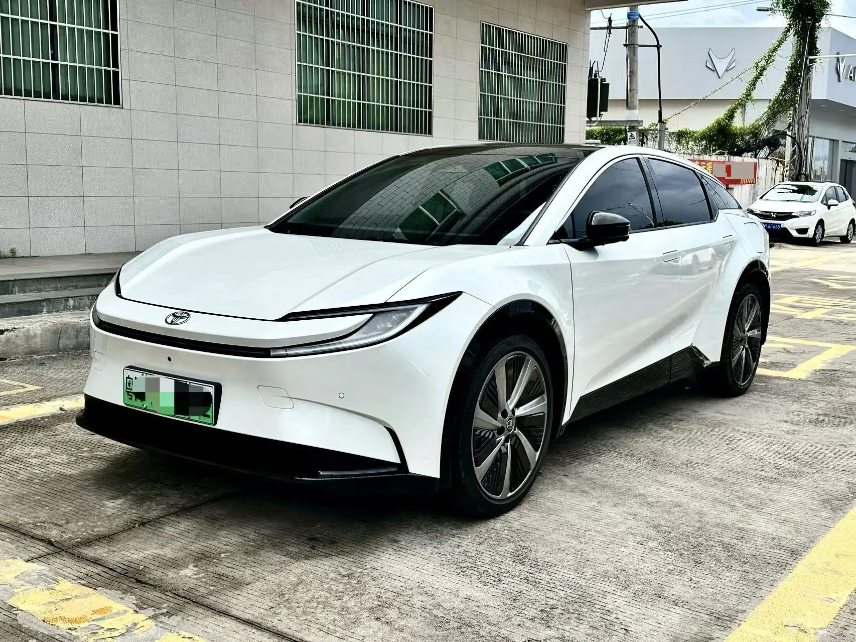 Toyota 2025 bZ5 550 PRO Automatic
