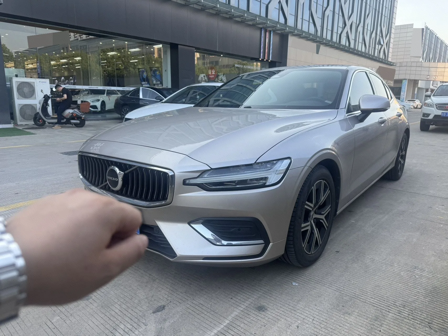 2025 Volvo S60 B4 Smart Comfort Luxury Edition
