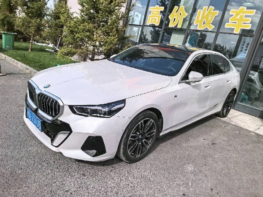 2025 BMW 5 Series 525Li 48V 2.0T M Sport Package Automatic