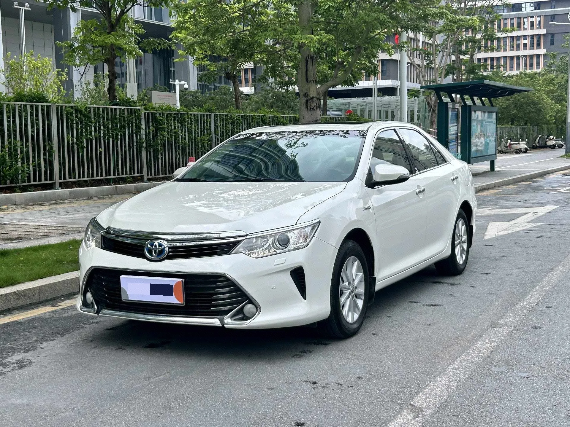 2016 Camry Hybrid 2.5HG 10th Anniversary Deluxe Navigation Edition