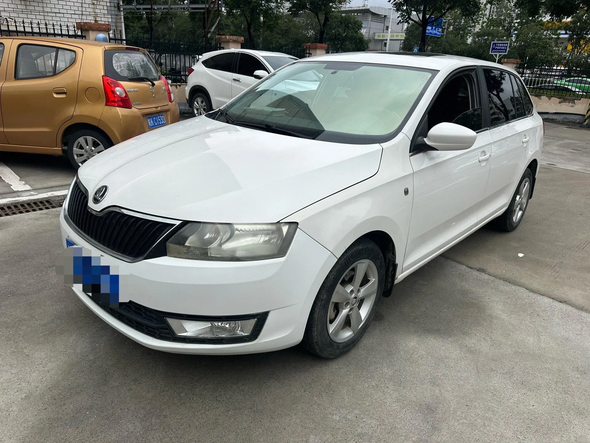 Xindong 2016 Facelift 1.6L Automatic Chuangxing Edition