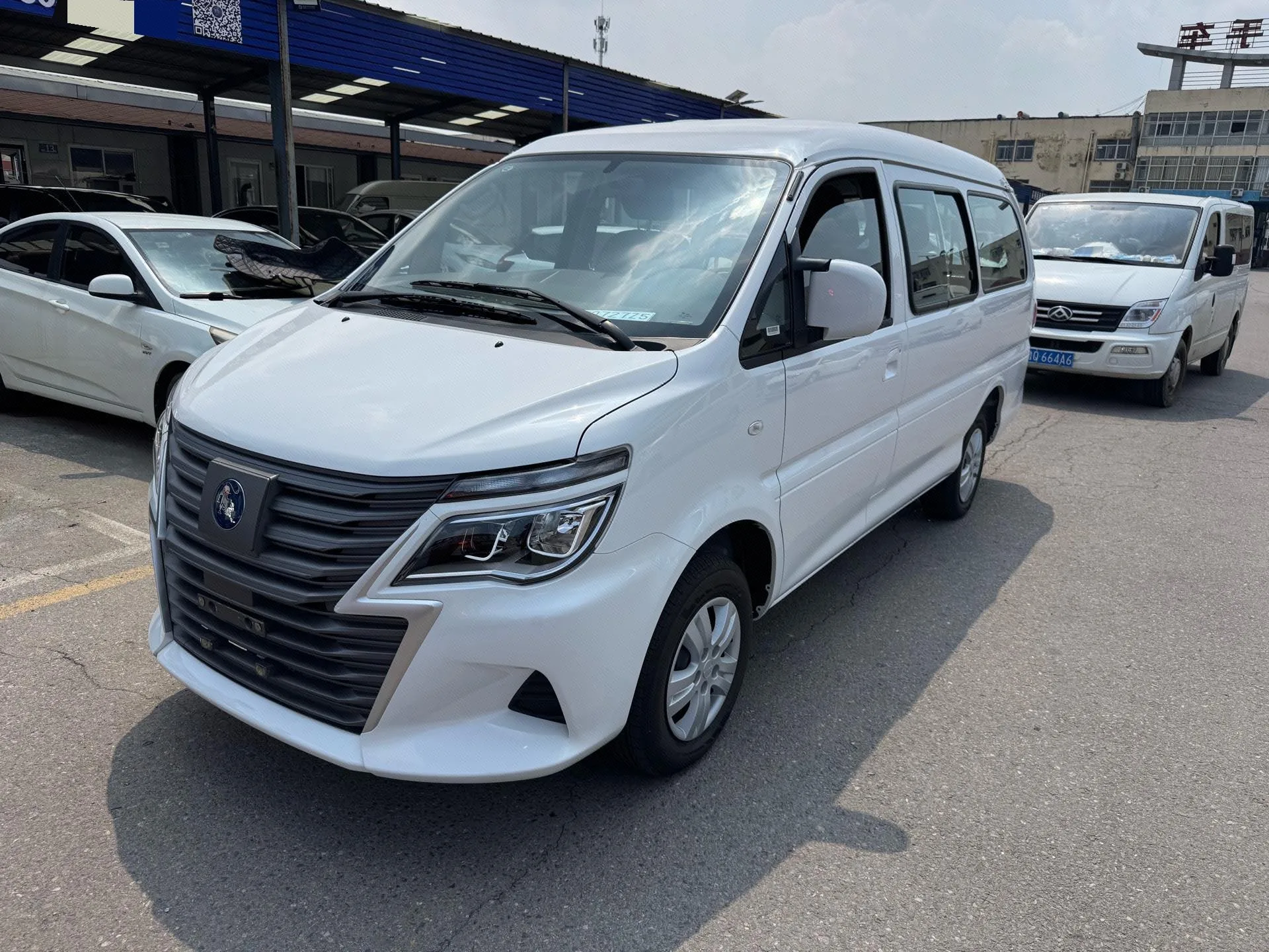 Fengxing Lingzhi M5 New Energy 2025 Model Year Lingzhi EV 420 km City Edition 5-Seater Automatic Transmission