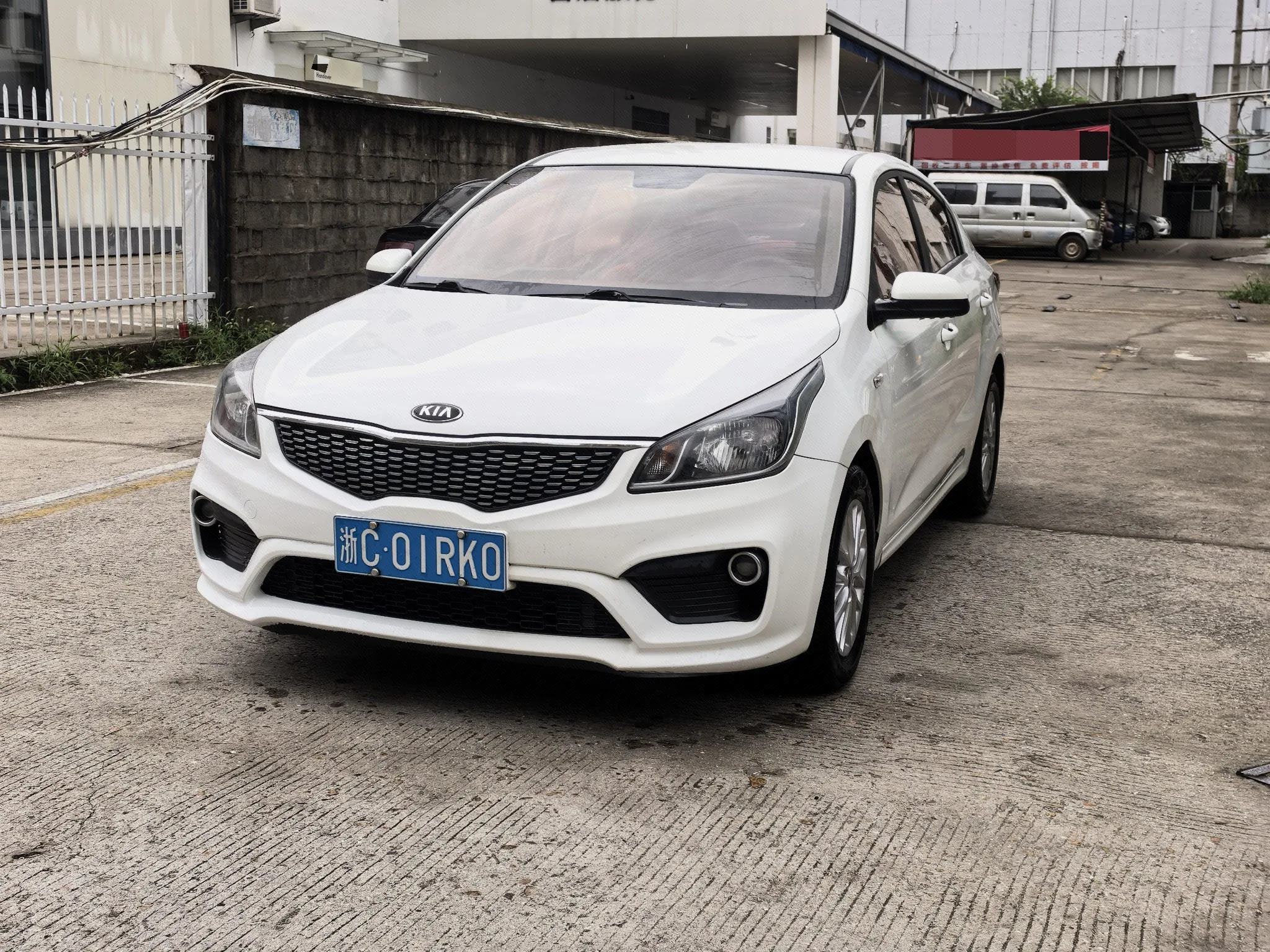 Kia K2 2017 Sedan 1.4L AT GLS