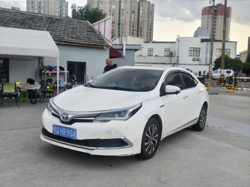 2017 Toyota Corolla Hybrid 1.8L E-CVT Leading Edition (Facelift)