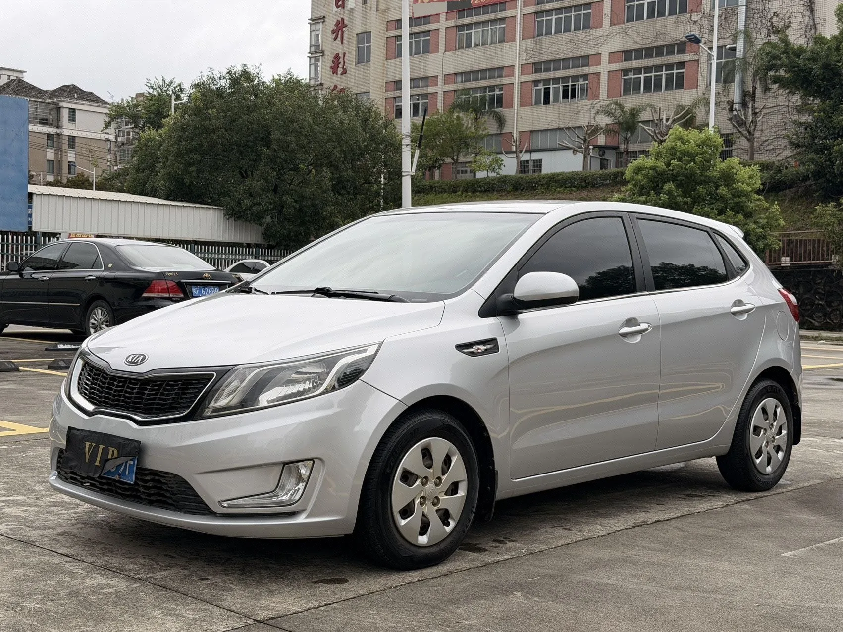 Kia K2 2012 Hatchback 1.4L AT GLS