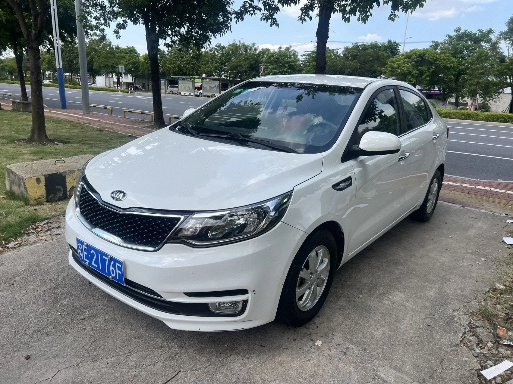 2015 Kia K2 Sedan 1.4L AT GLS