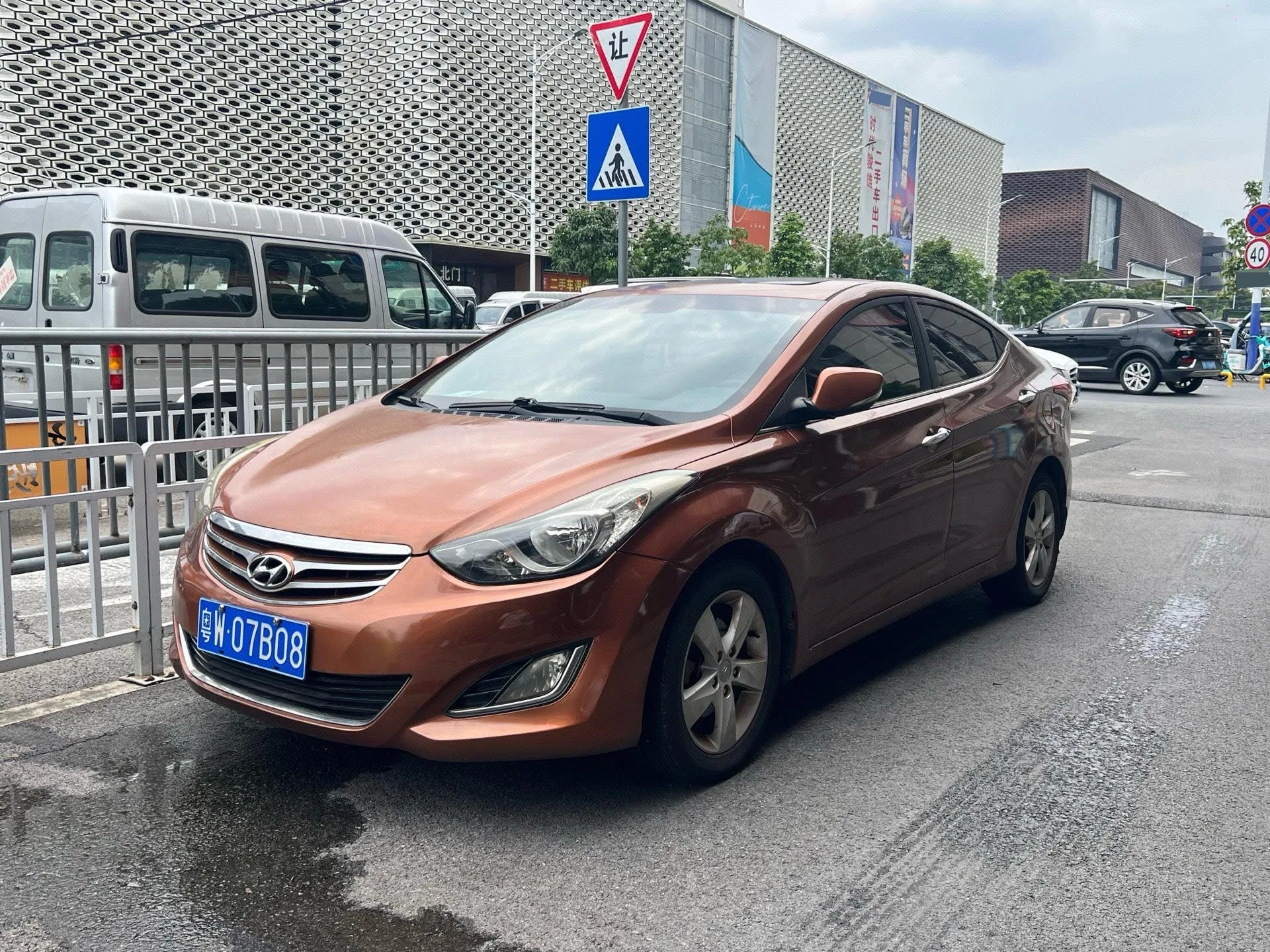 Hyundai Elantra 2012 1.6L Automatic Leading Edition