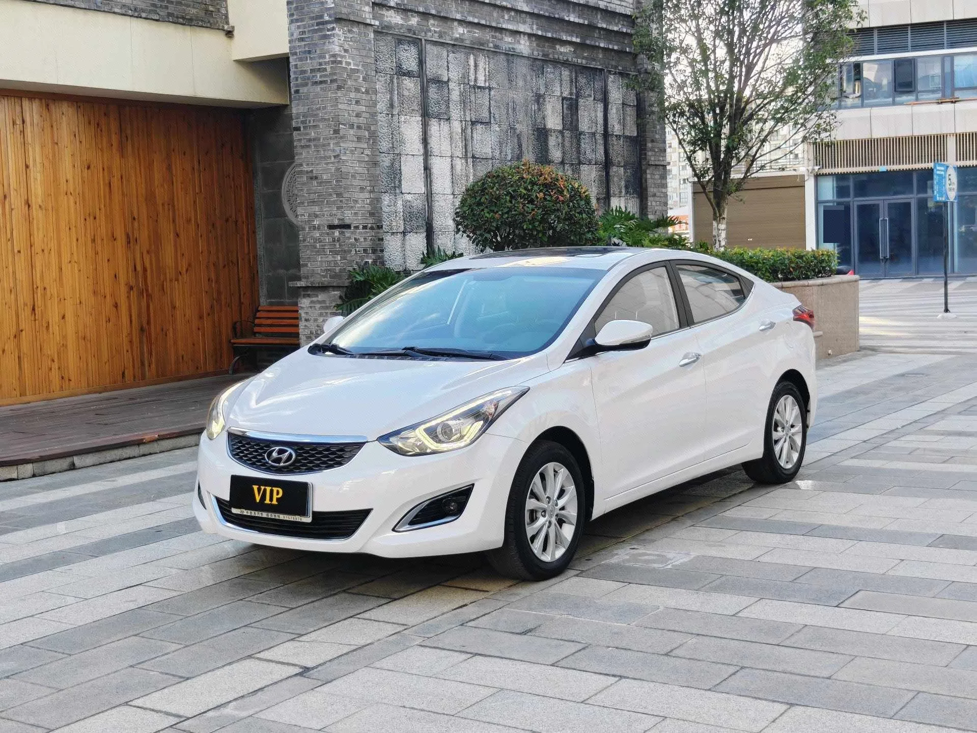 Hyundai Elantra 2016 1.6L Automatic Premium Edition