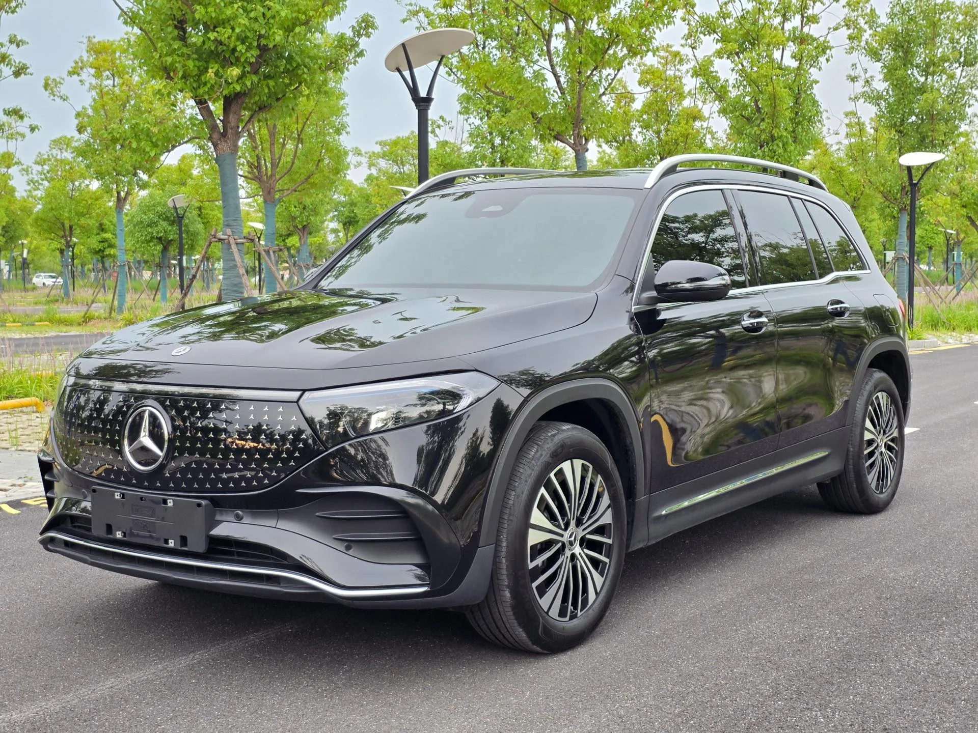 2025 Mercedes-Benz EQB 260 (Automatic)