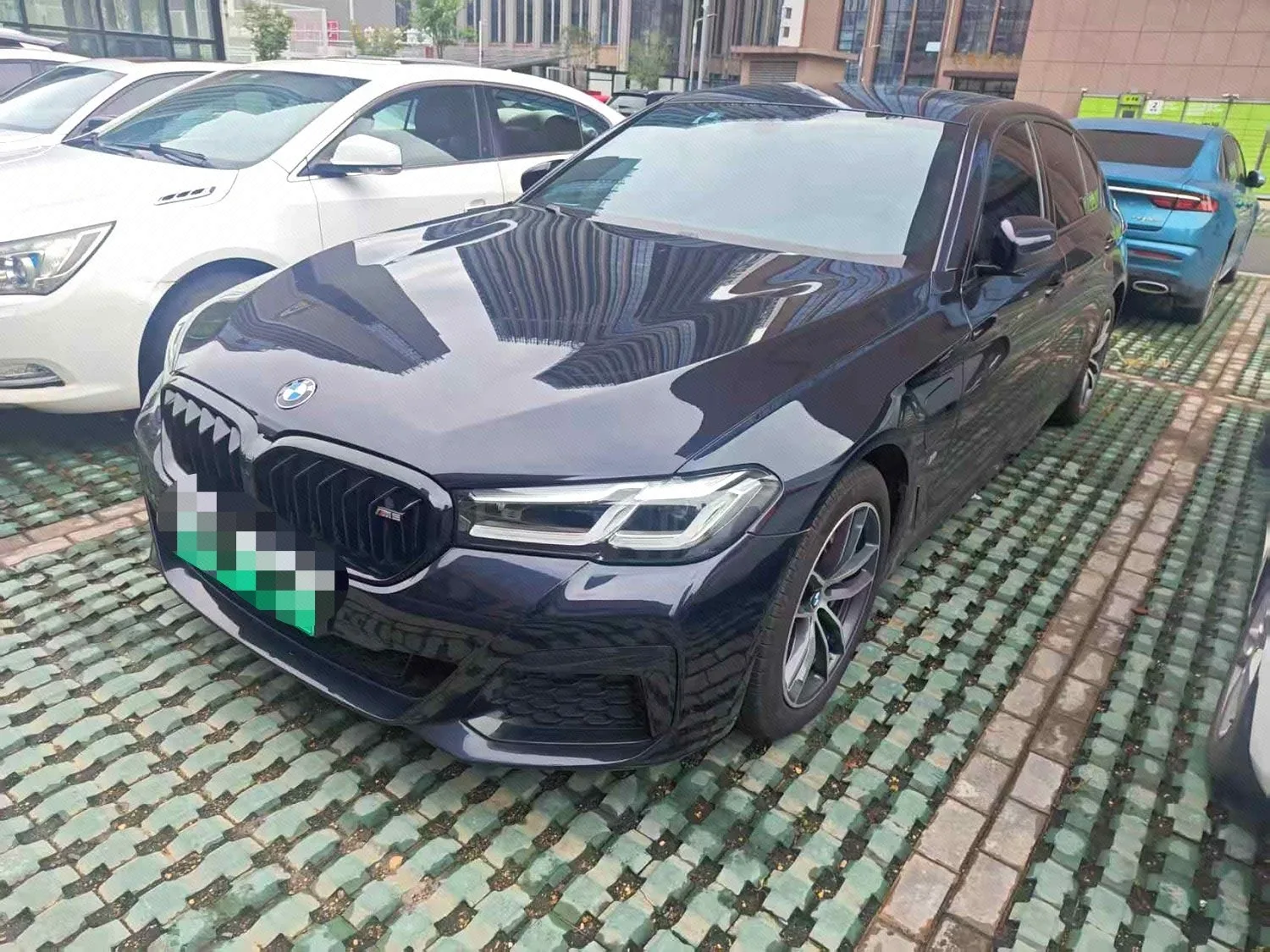 BMW 5 Series PHEV 2021 535Le M Sport Package