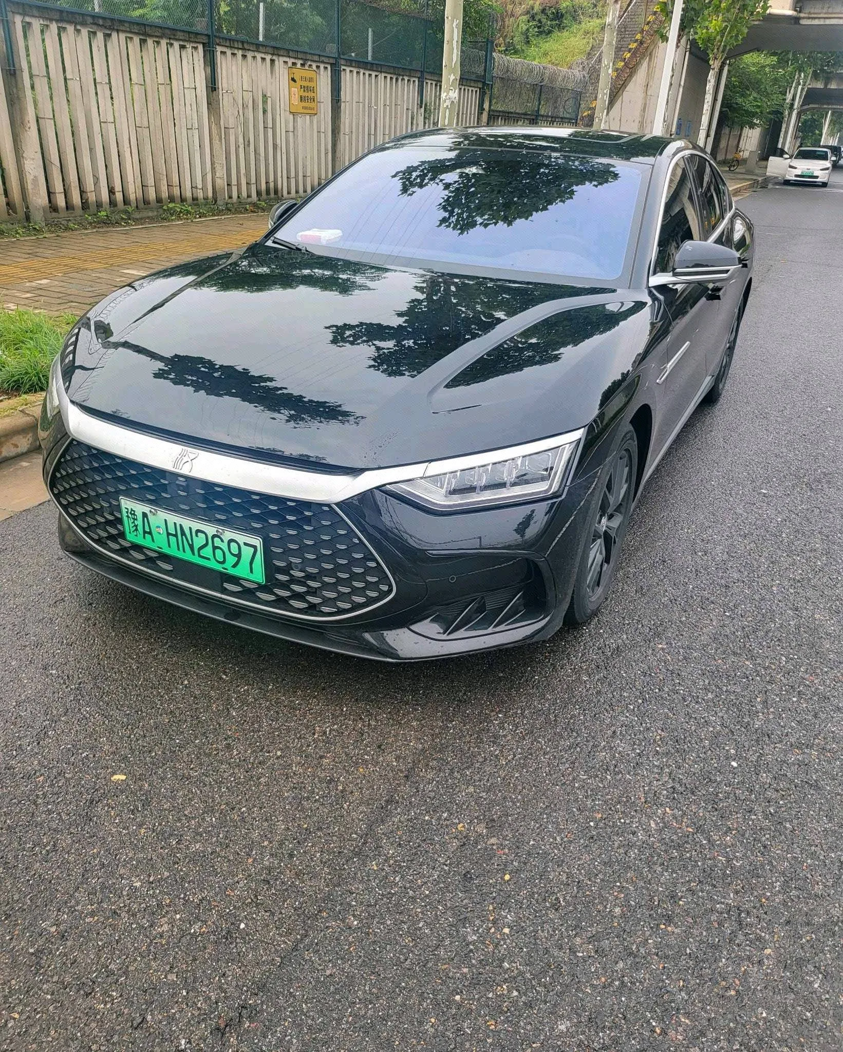 BYD 2023 Han DM-i 1.5T CVT Champion Edition 121KM Premium Automatic