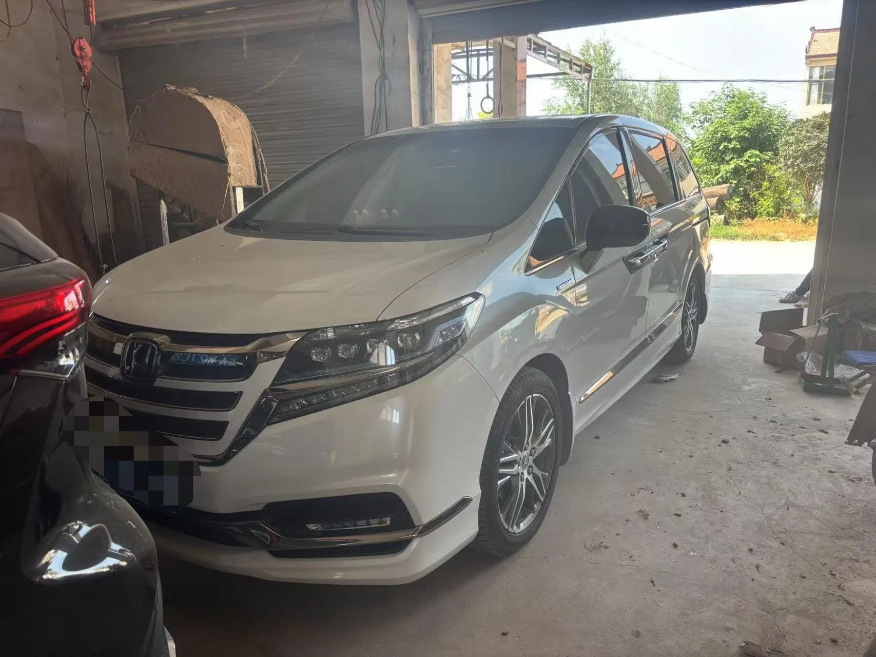 Elysion 2019 2.0L Hybrid Luxury Edition