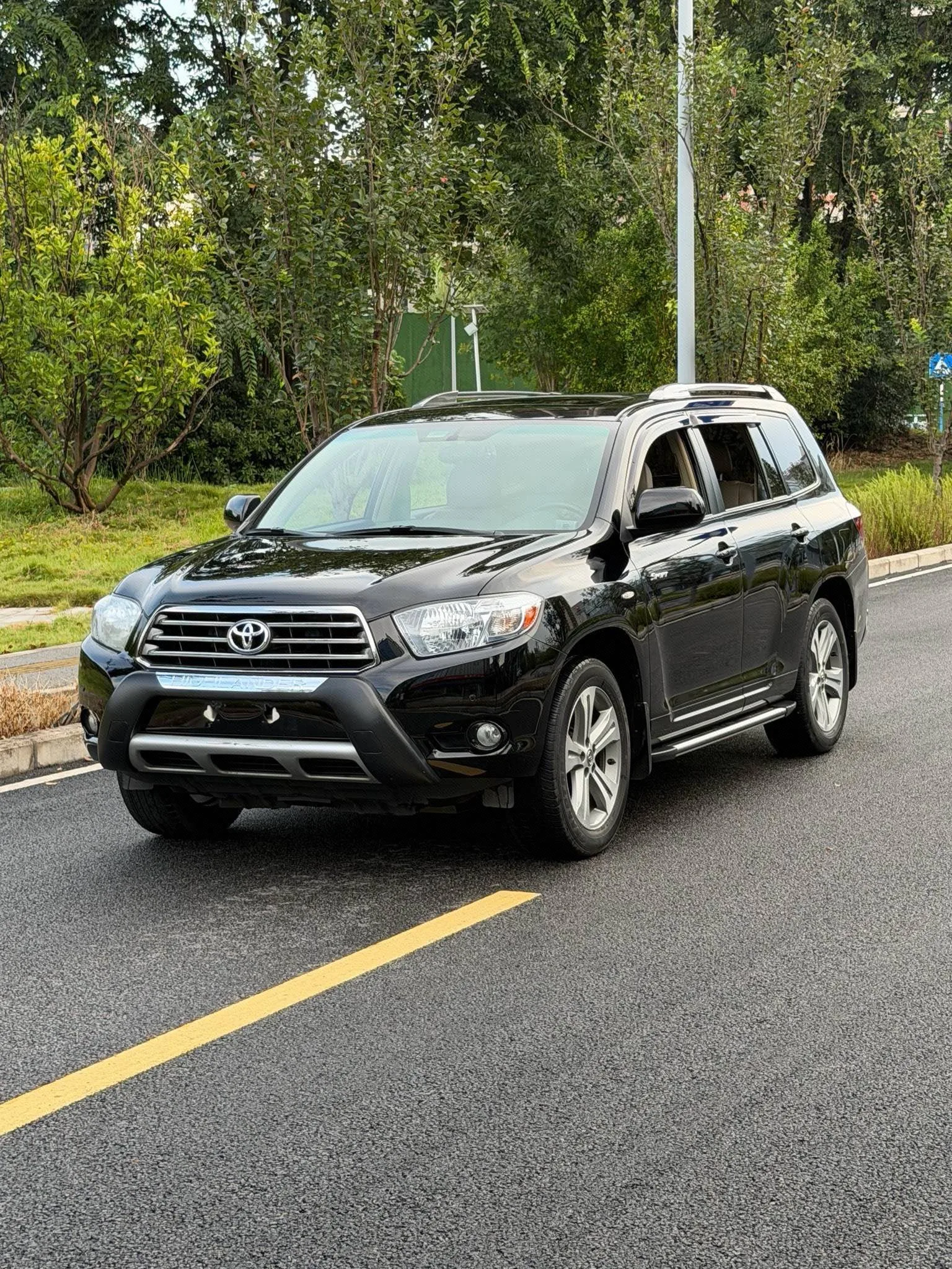 2012 Highlander 2.7L 2WD 7-seater Luxury Navigation Edition