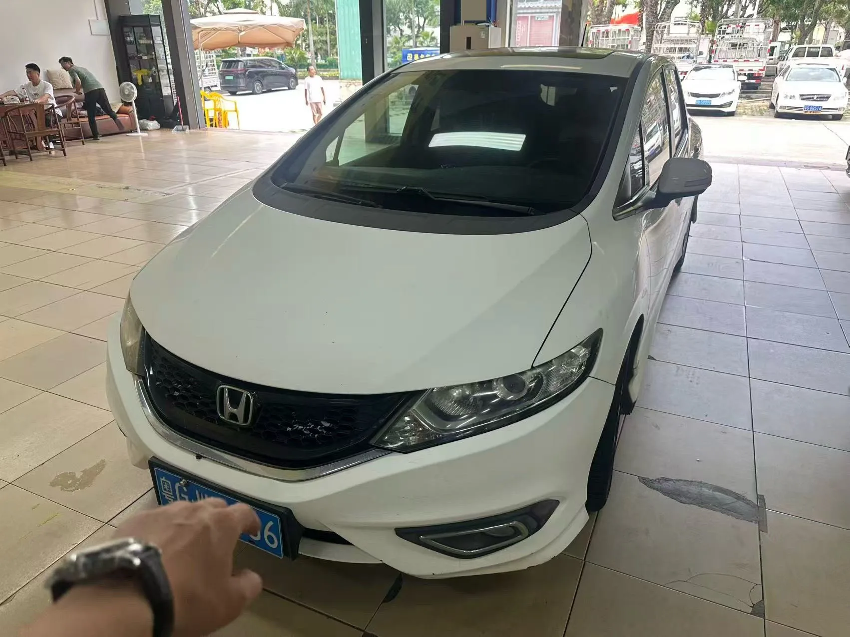Jade 2014 1.8L Automatic Comfort Elite Edition 5-seater
