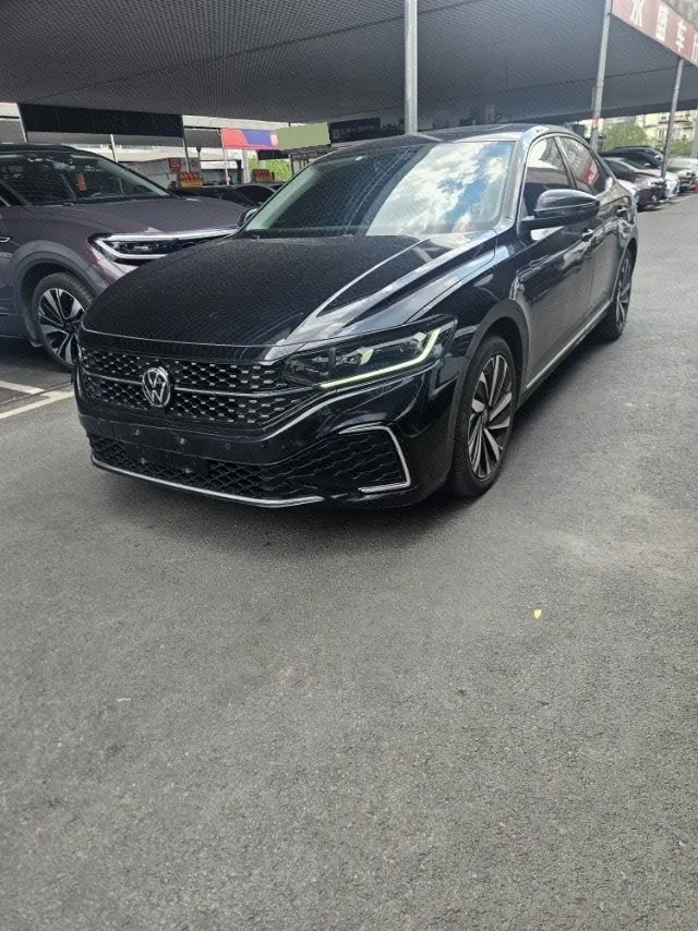 2022 Volkswagen Passat 330TSI Starry Sky Elite Edition