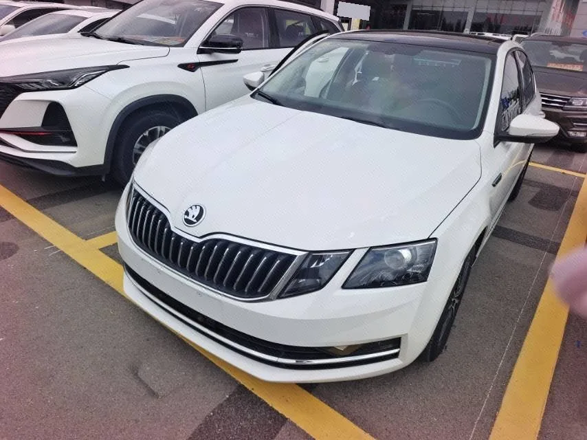 Octavia 2018 TSI230 DSG Luxury Edition