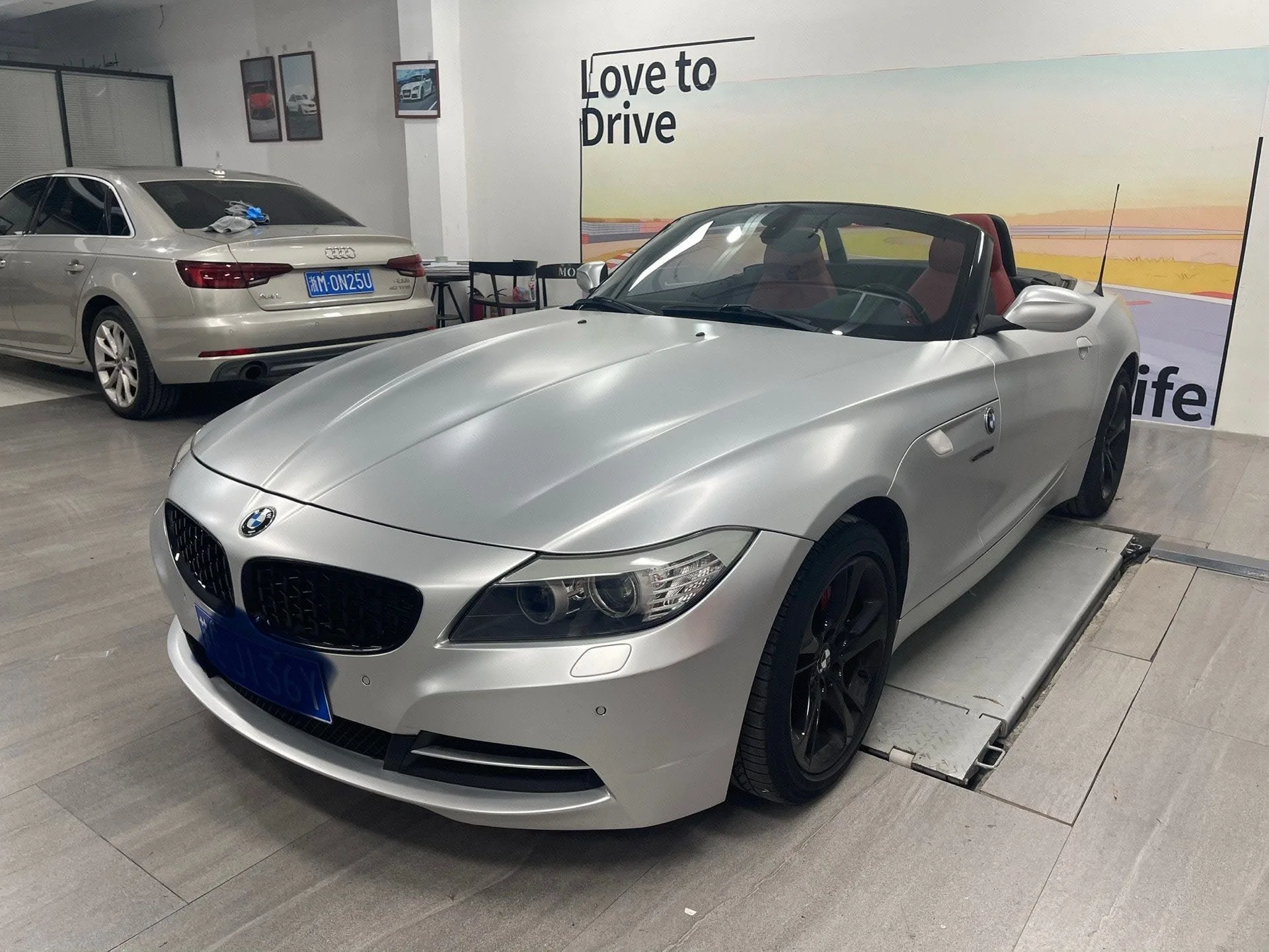2010 BMW Z4 sDrive30i Premium Edition