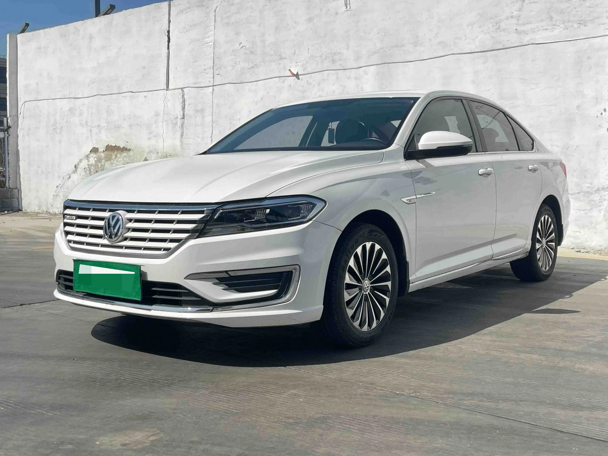 2019 Skoda E-Laurys Premium Edition