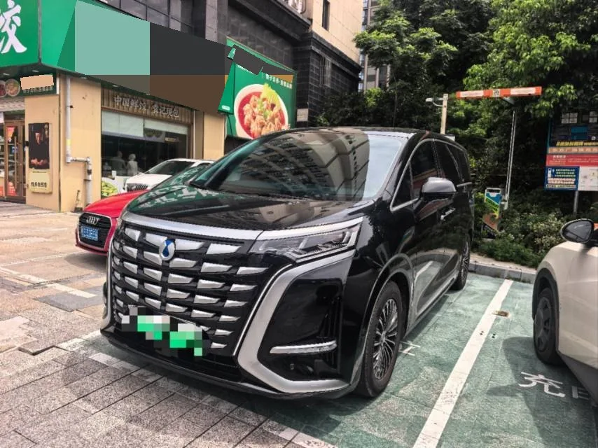Denza D9 2024 DM-i 980 AWD Flagship