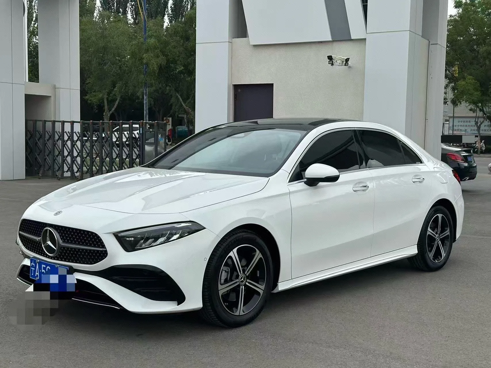 Mercedes-Benz A-Class 2024 A 200 L 1.3T Fashion (Facelift) Automatic