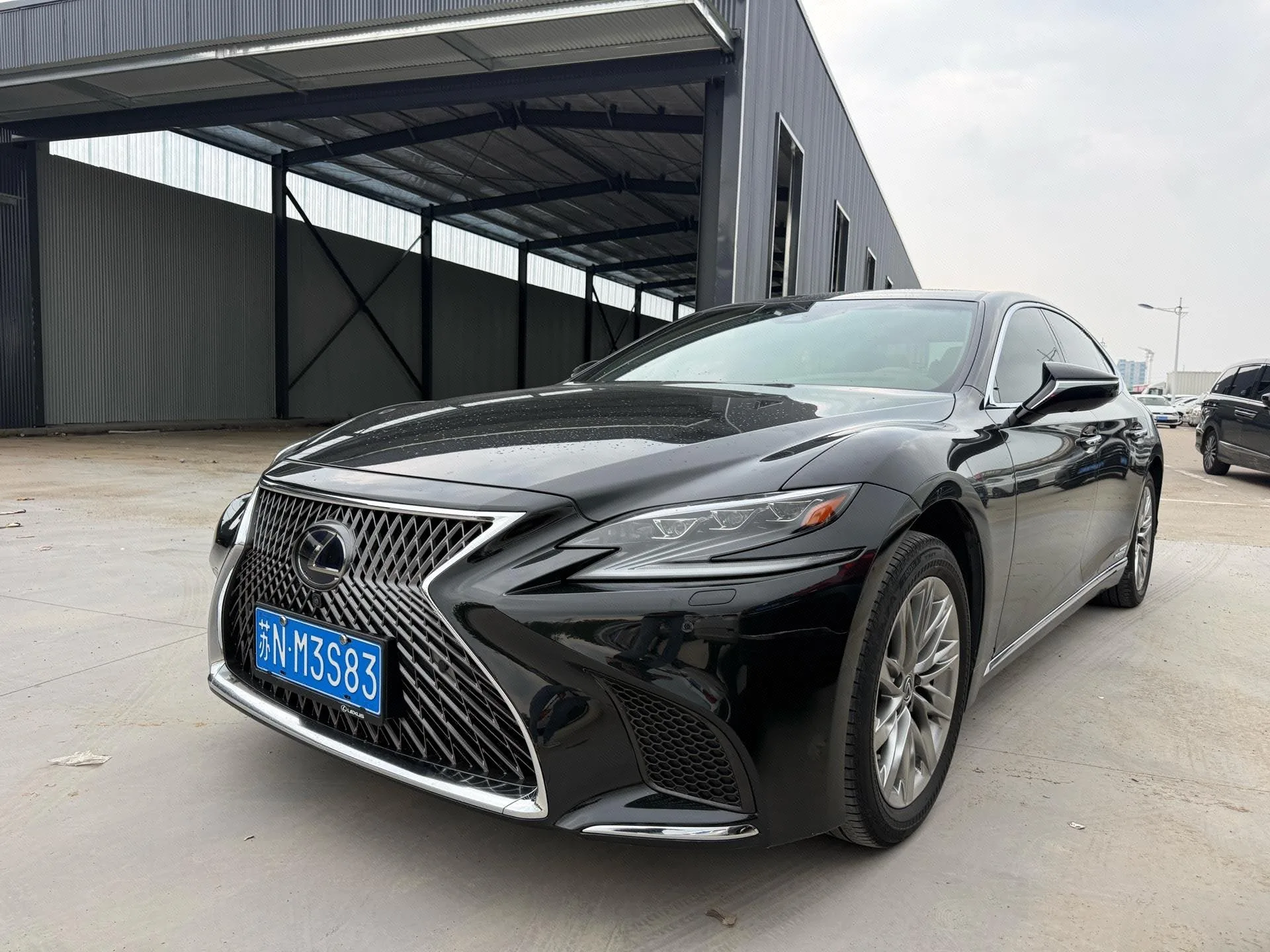 2018 Lexus LS 500h Luxury Edition, China V Emission Standard