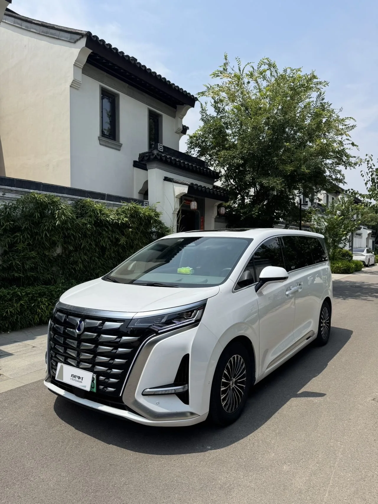 Denza N8 2023 Model Year, All-Wheel Drive Super Hybrid Flagship 7-Seater