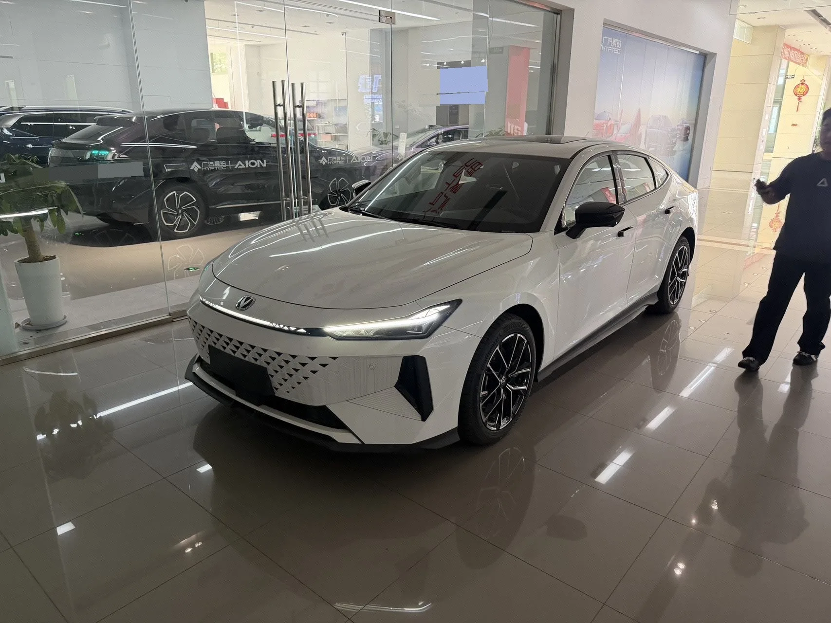 Changan 2024 UNI-V Smart Electric iDD 1.5 CVT Blue Whale 136 km Smart Fun Edition Automatic Transmission