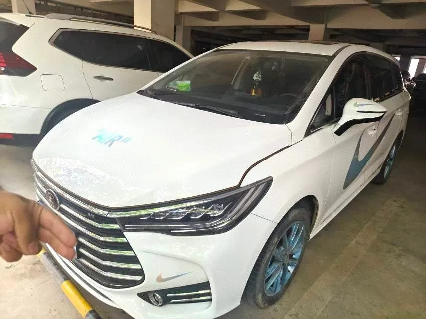 BYD 2019 Song MAX 1.5TI Smart Connect Ruiyi Edition, 6-Seater, Manual Transmission