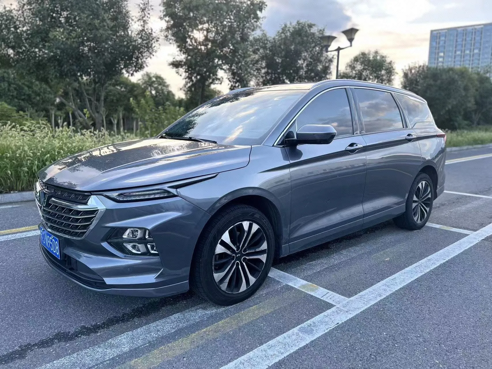 Wuling Kaijie 2020 Model Year 1.5T CVT Flagship Business Class