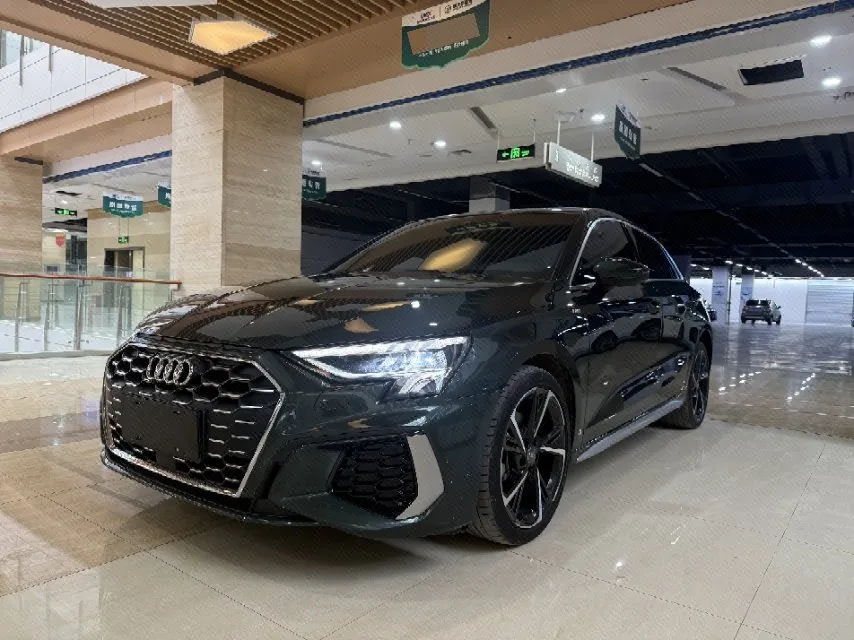 Audi A3 2022 Sportback 35 TFSI Luxury Sport