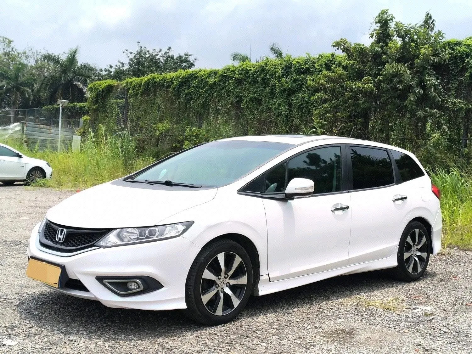 Jade 2014 Model Year 1.8L CVT Luxury Edition, 5-Seater