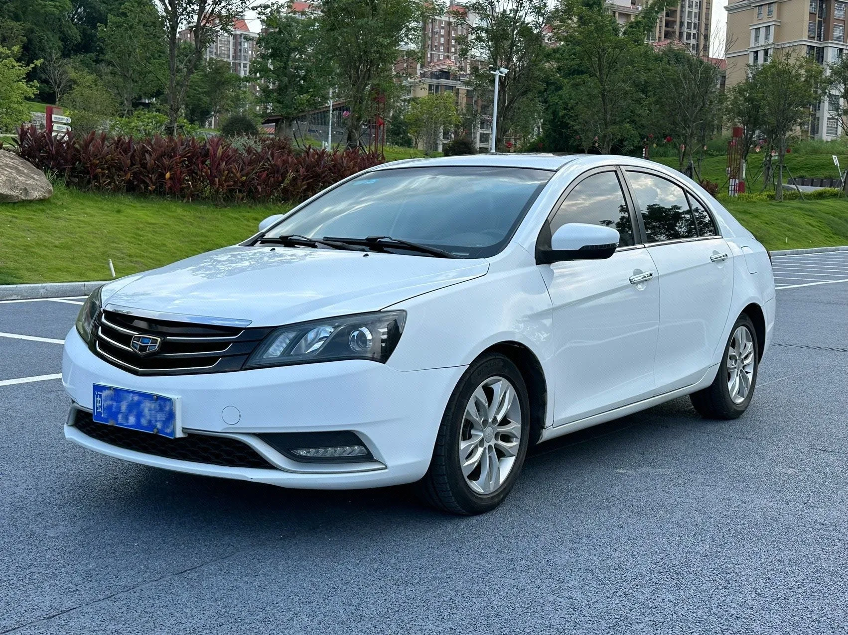 Geely Emgrand 2015 Sedan 1.5L CVT Upward Edition