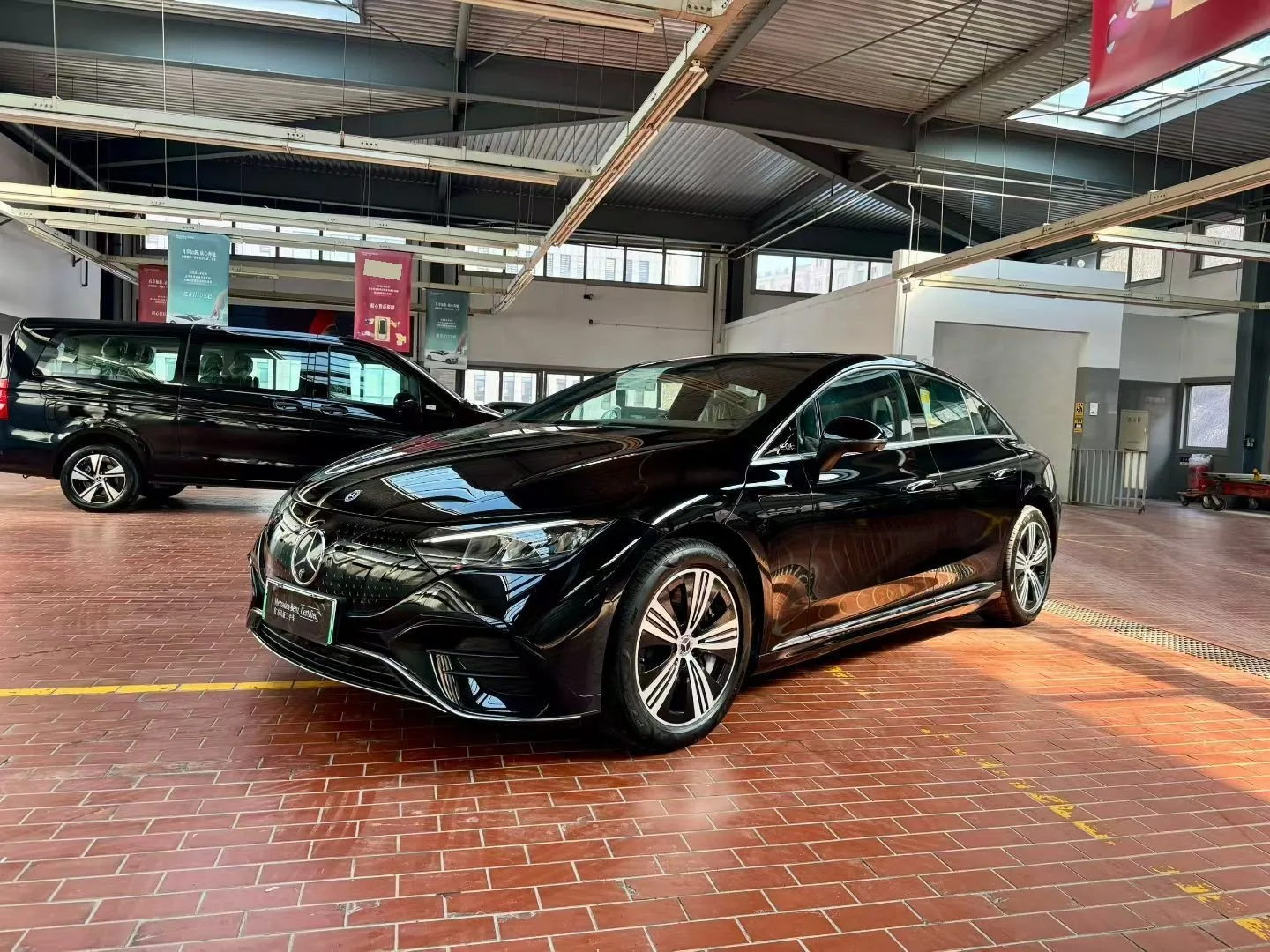 Mercedes-Benz 2025 EQE 500 4MATIC Pioneer Edition Automatic