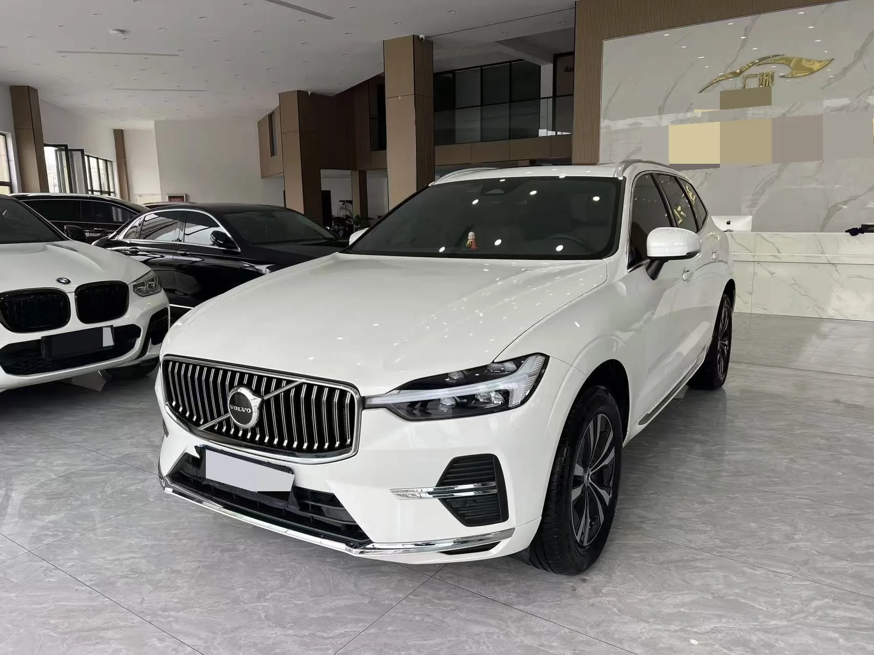 2025 Volvo XC60 B5 AWD Smart Comfort Luxury Edition