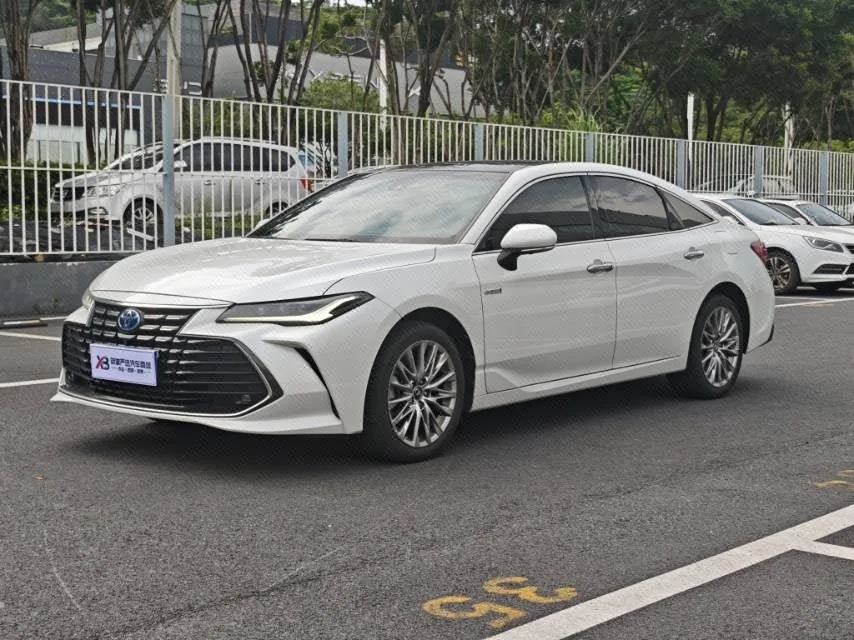 2022 Toyota Avalon Hybrid 2.5L XLE Premium Edition