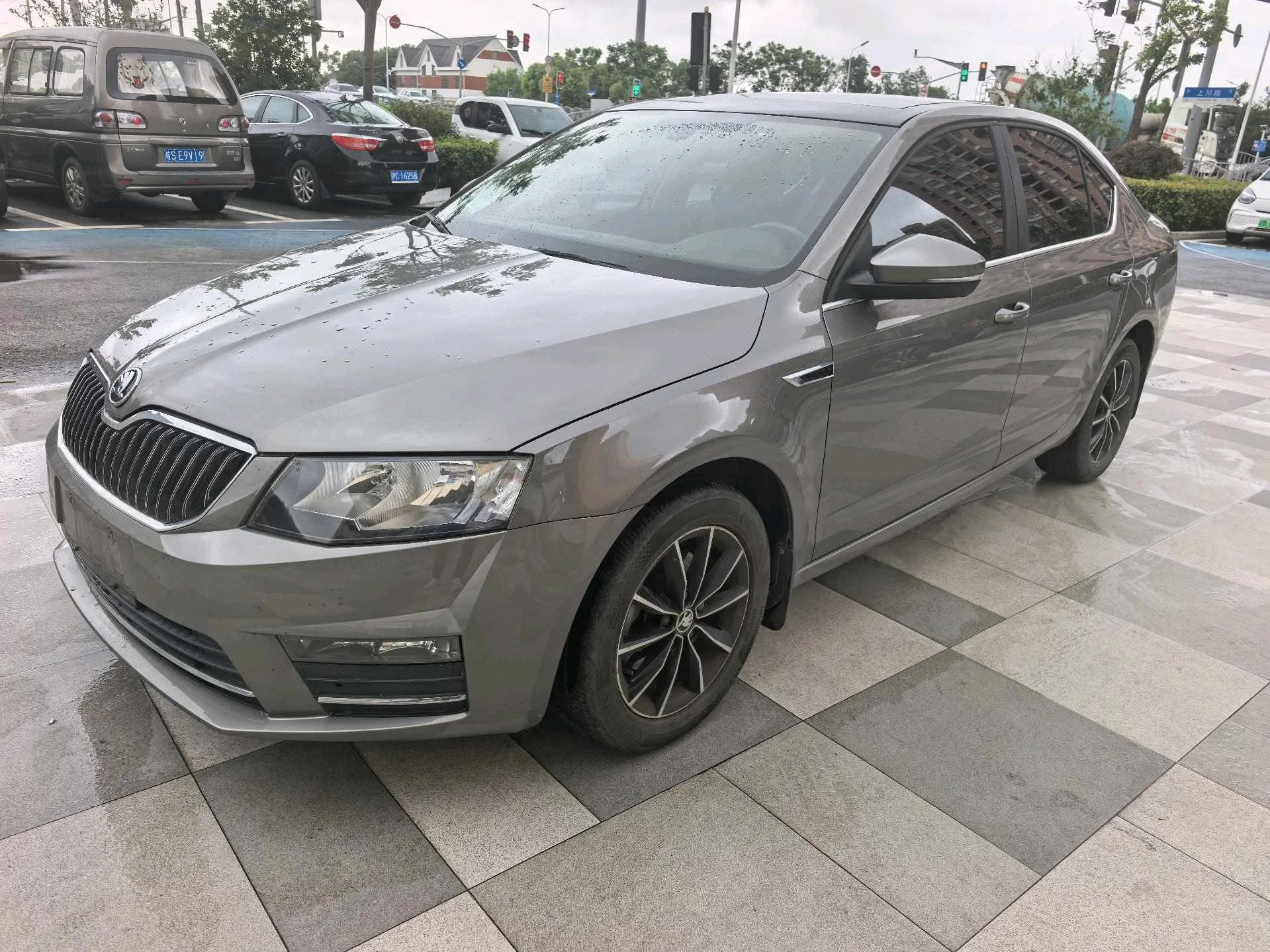 Octavia 2017 1.6L Automatic Smart Edition