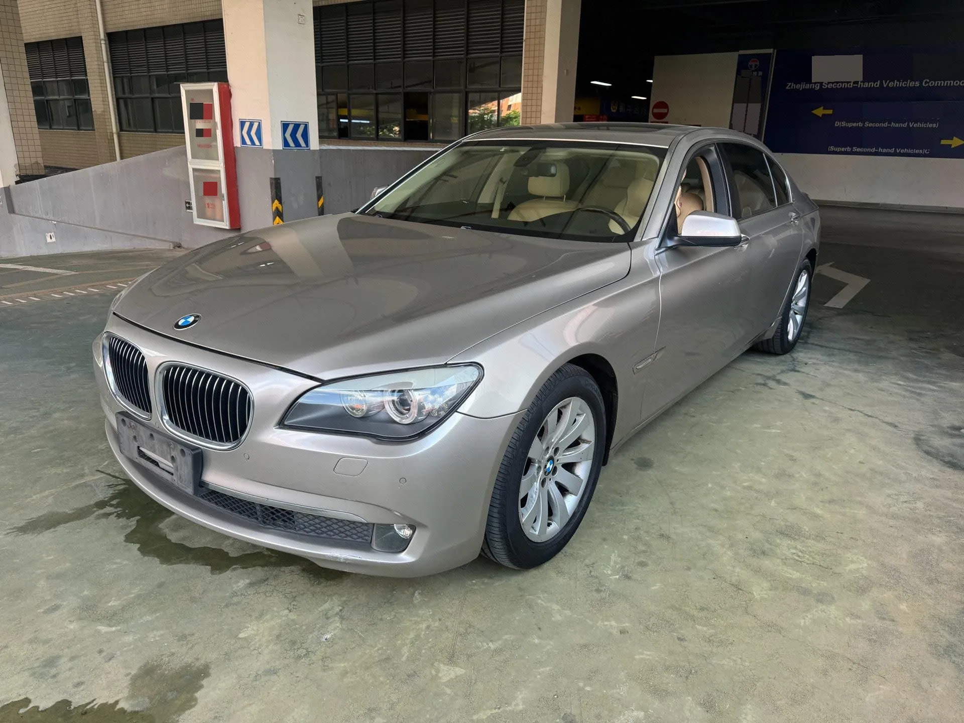 2009 BMW 7 Series 740Li Luxury
