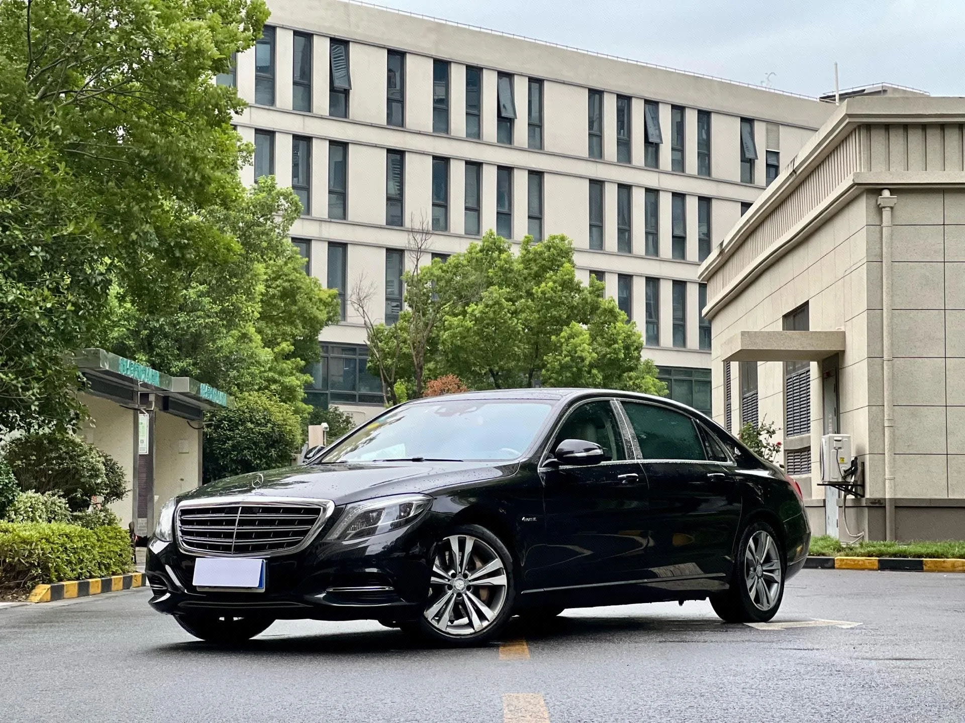 Maybach S-Class 2016 Model Year S 400 4MATIC