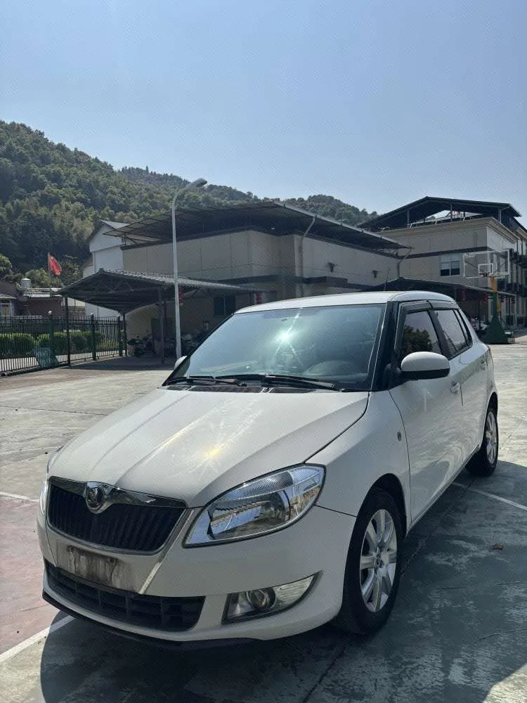 Fabia 2014 1.4L Automatic Crystal Edition