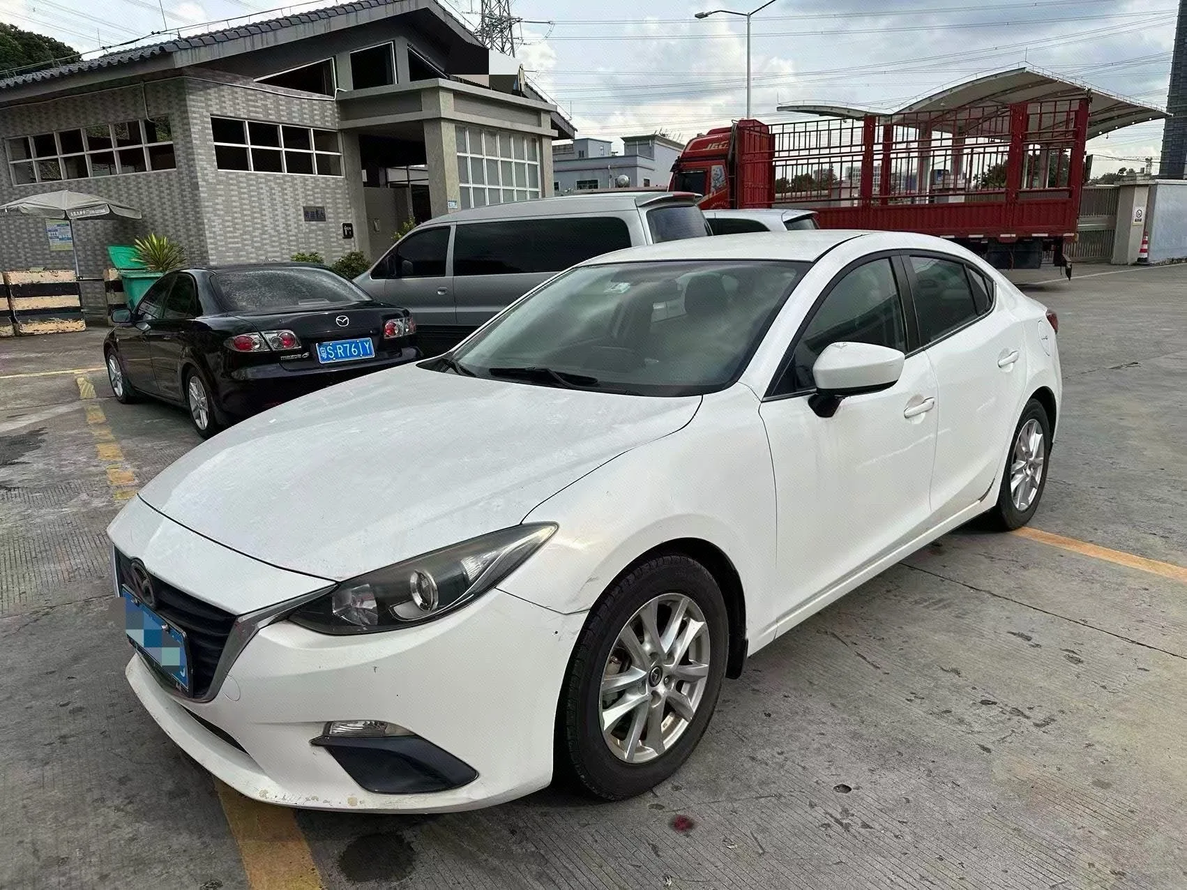 Mazda3 Axela 2014 Sedan 1.5L Automatic Comfort