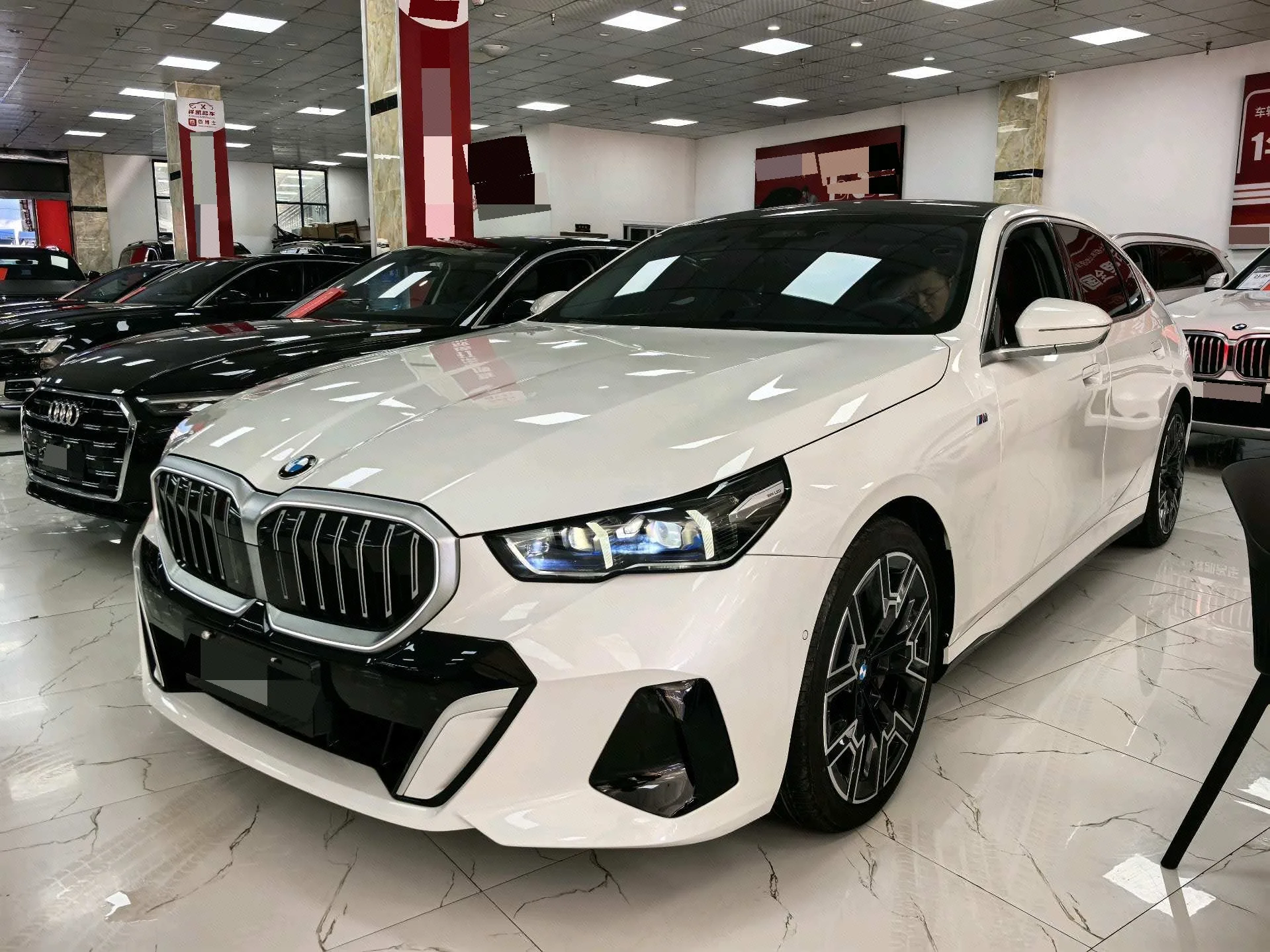 2025 BMW 5 Series 530Li 48V 2.0T Luxury M Sport Package Automatic