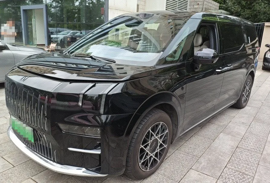 2024 Jike 009 Six-Seat Executive Edition AWD 108kWh Automatic