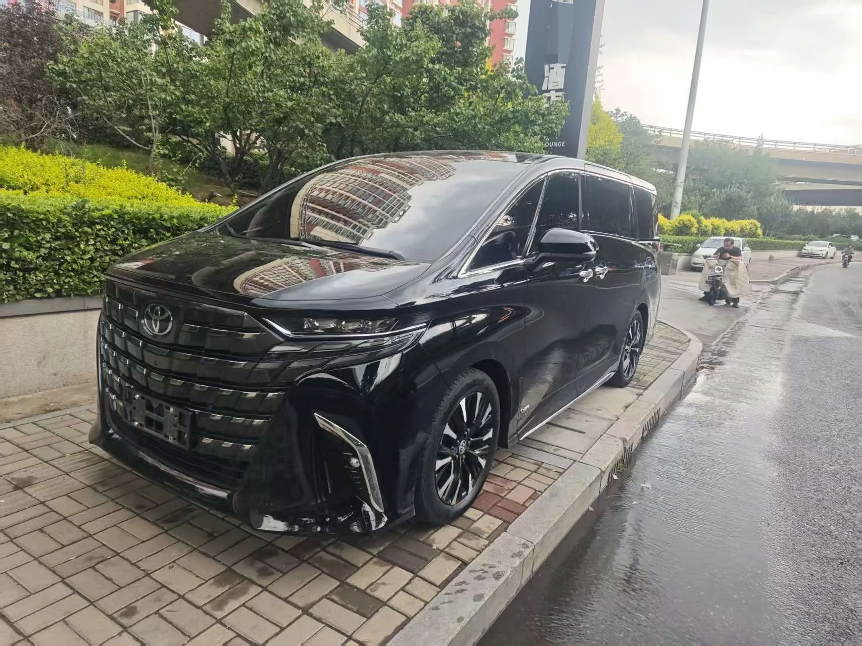 Toyota Alphard (Imported) 2024 Alphard 2.5 CVT Premium Edition Automatic Transmission