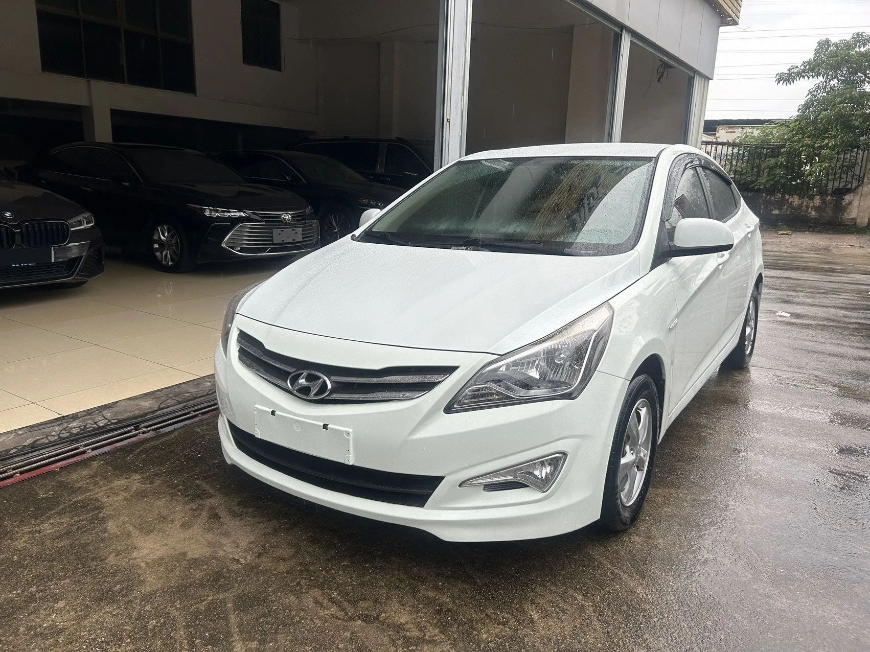 2014 Hyundai Reina 1.4L Automatic Intelligent GLS
