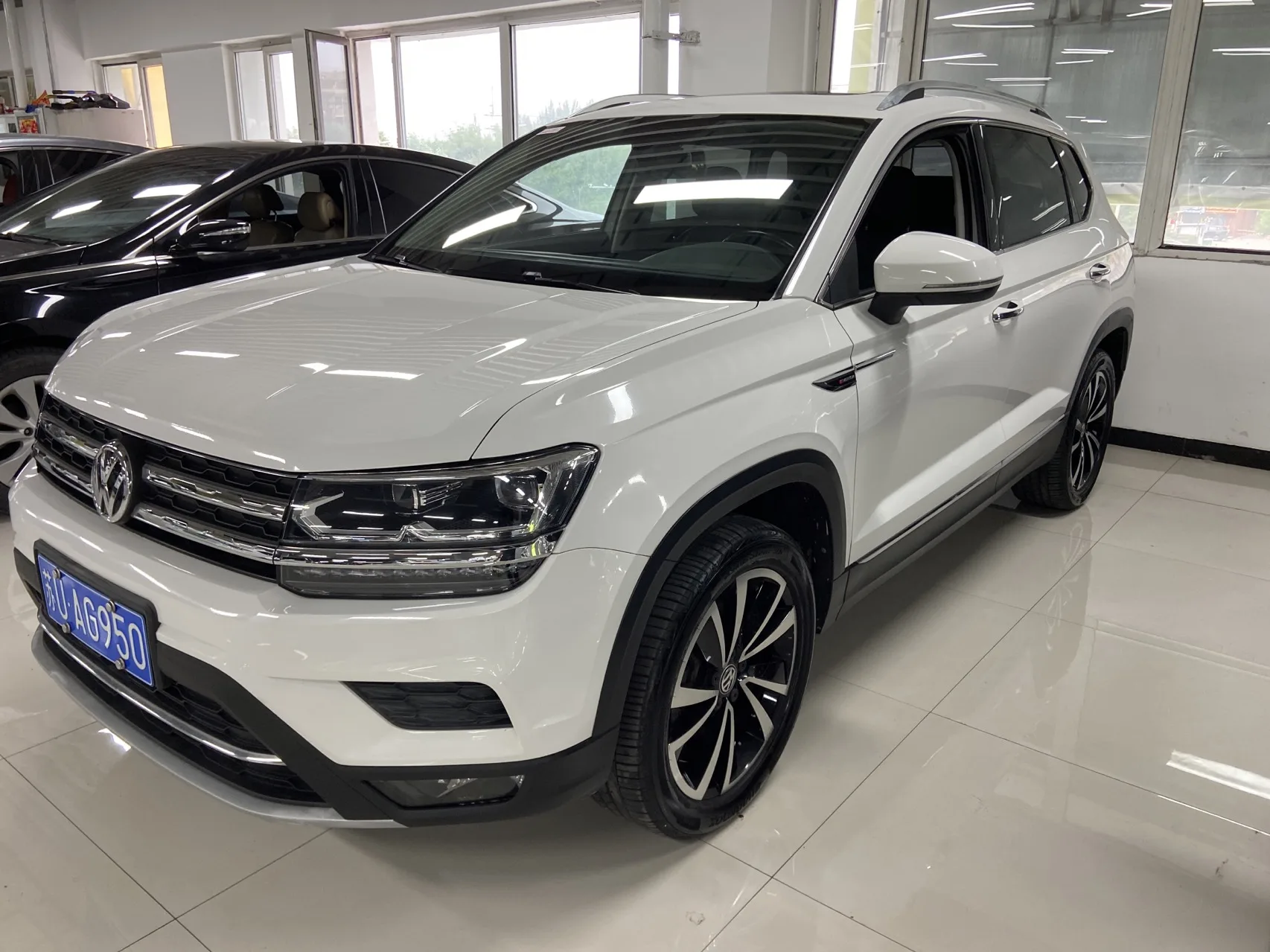 Tuo Yue 2019 Model Year 330TSI AWD Luxury Edition, China VI