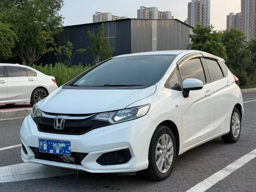 Honda Fit 2018 1.5L CVT Comfort Sunroof Edition