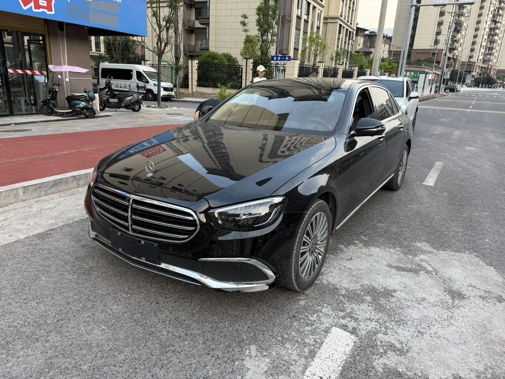 Mercedes-Benz E-Class 2023 E 300 L Fashion Edition