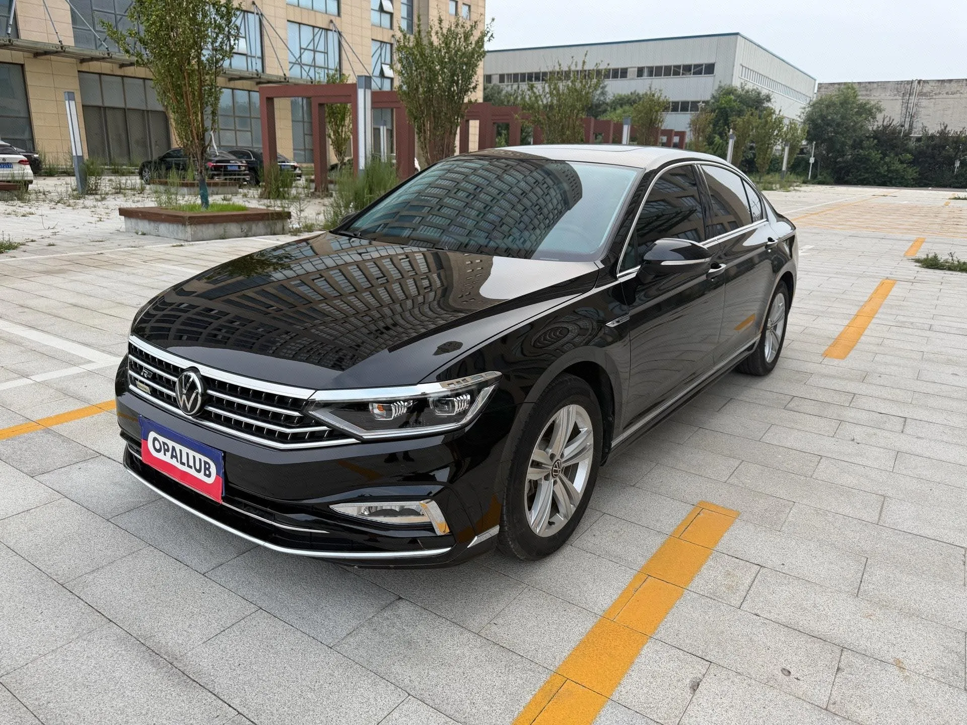 Volkswagen 2025 Magotan 1.4TSI 280TSI 2 Million Units Commemorative Edition Comfort Trim, Automatic Transmission